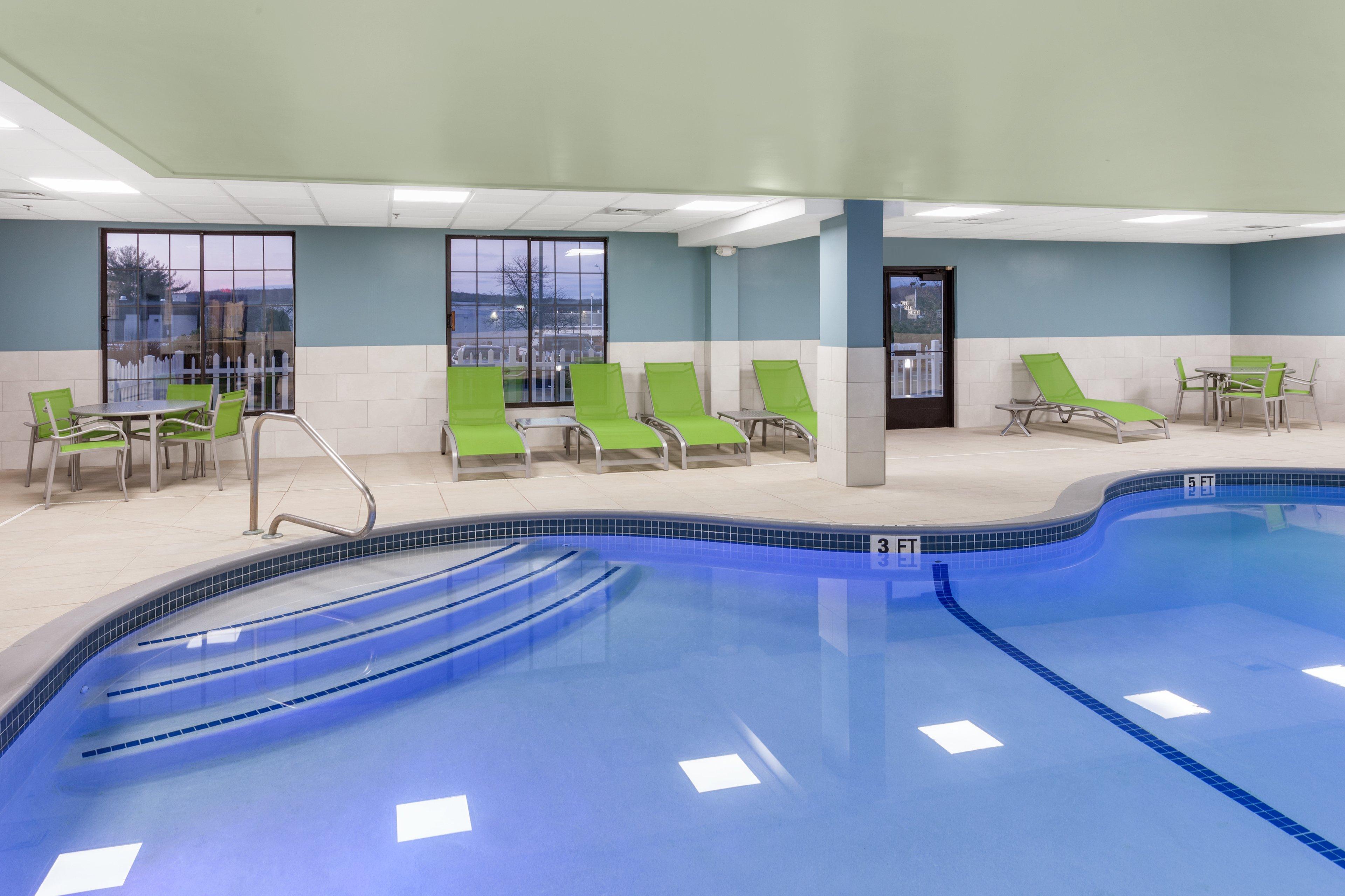 Holiday Inn Express Hotel & Suites Providence-Woonsocket By Ihg Exterior foto