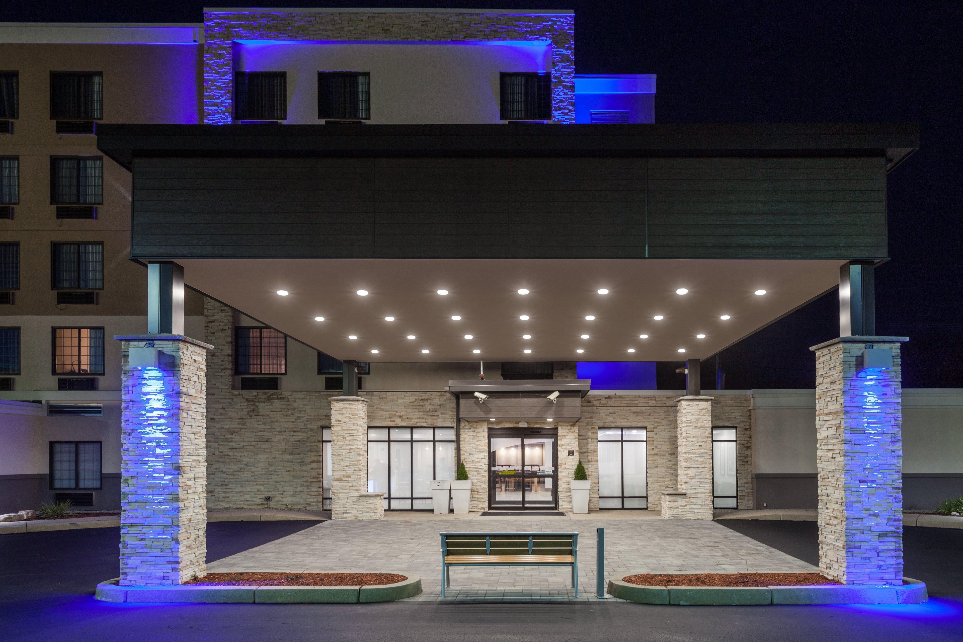Holiday Inn Express Hotel & Suites Providence-Woonsocket By Ihg Exterior foto