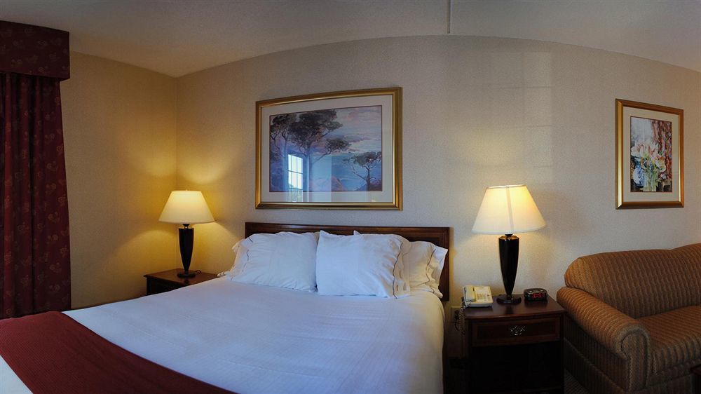 Holiday Inn Express Hotel & Suites Providence-Woonsocket By Ihg Exterior foto
