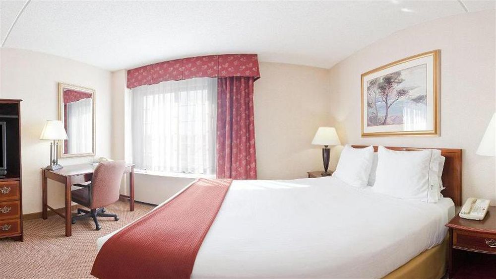 Holiday Inn Express Hotel & Suites Providence-Woonsocket By Ihg Exterior foto