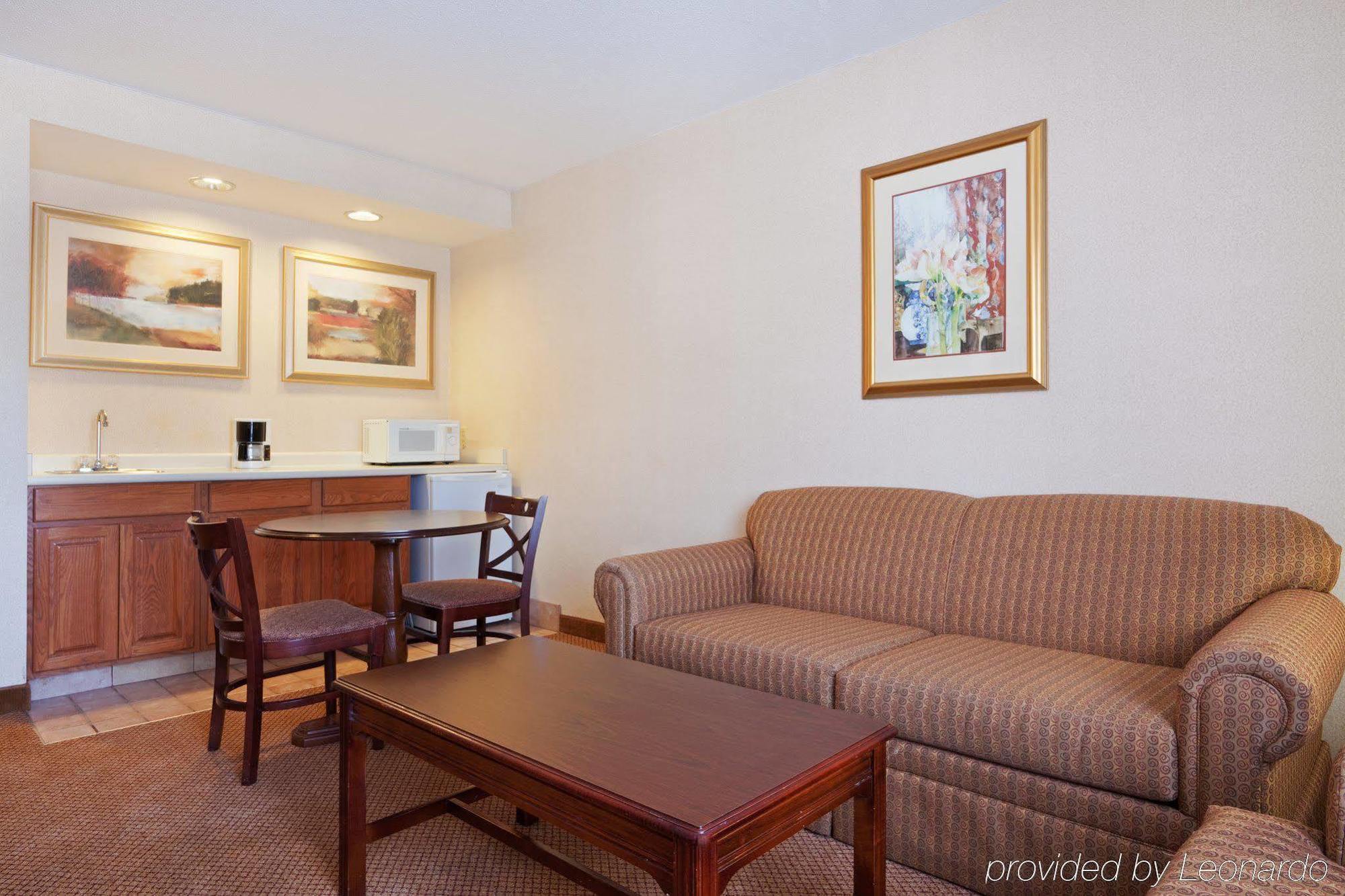 Holiday Inn Express Hotel & Suites Providence-Woonsocket By Ihg Zimmer foto