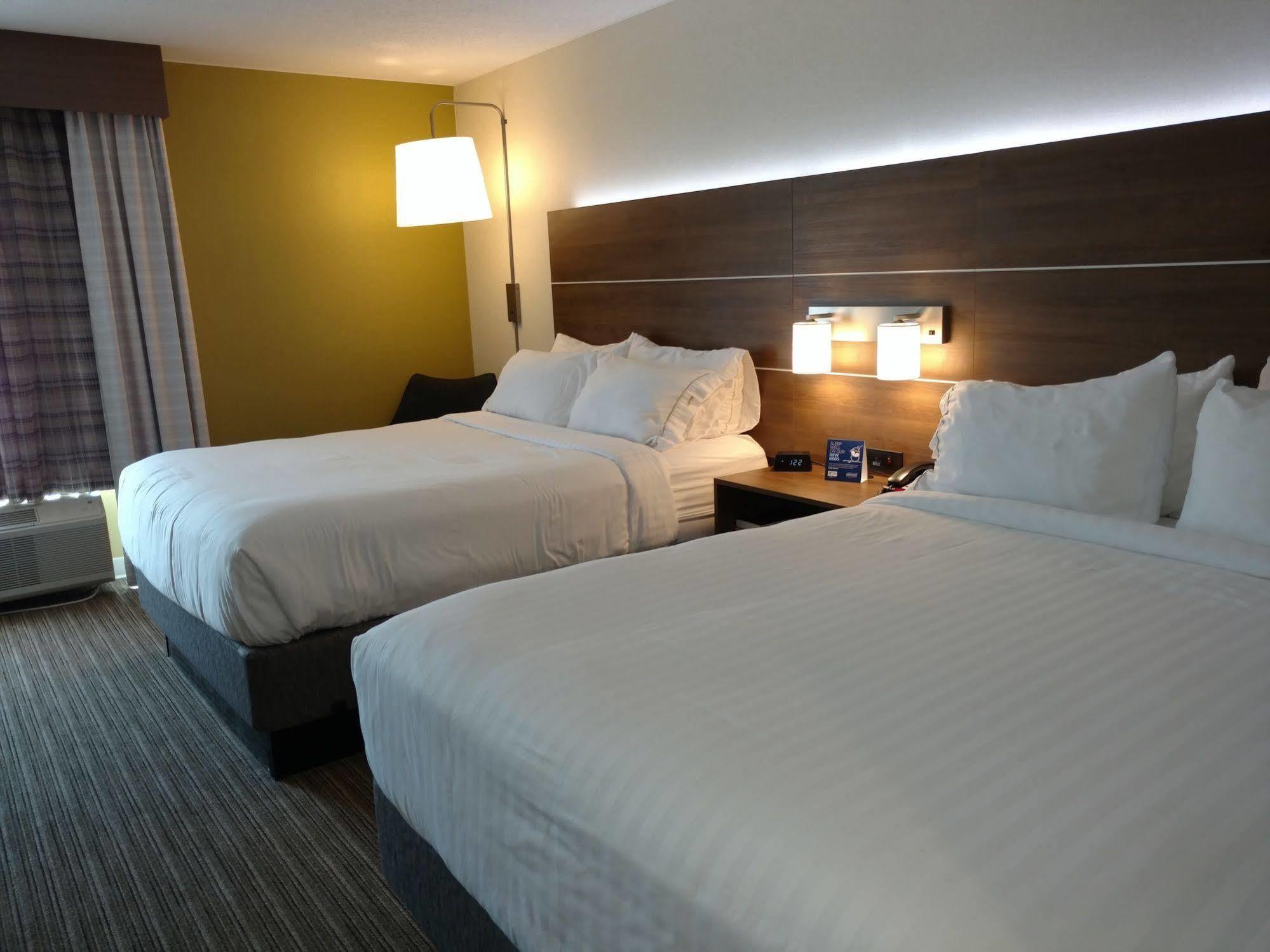Holiday Inn Express Hotel & Suites Providence-Woonsocket By Ihg Exterior foto