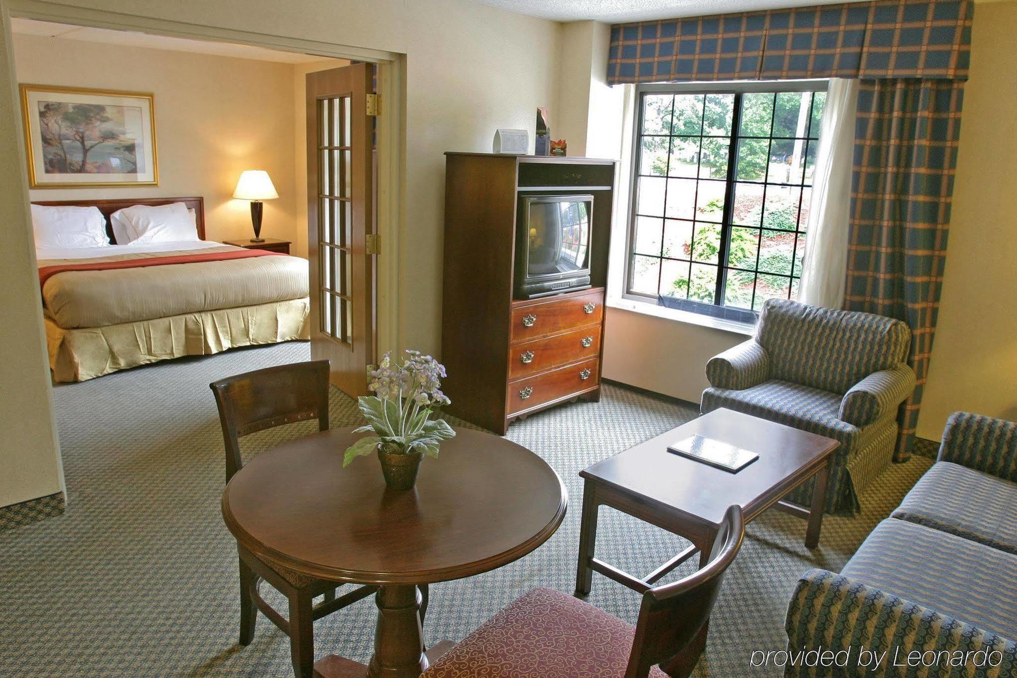 Holiday Inn Express Hotel & Suites Providence-Woonsocket By Ihg Zimmer foto