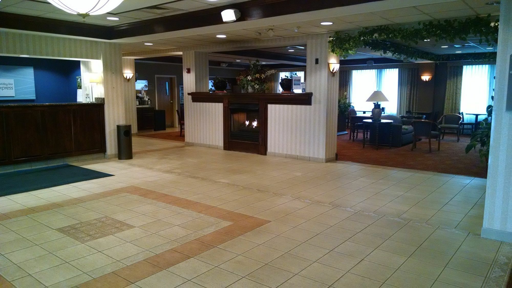 Holiday Inn Express Hotel & Suites Providence-Woonsocket By Ihg Exterior foto